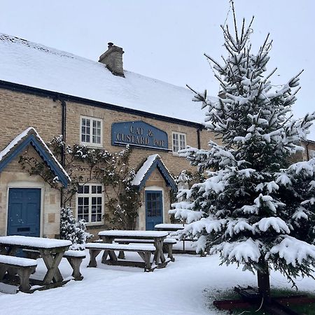 Cat And Custard Pot Inn Shipton Moyne Eksteriør bilde