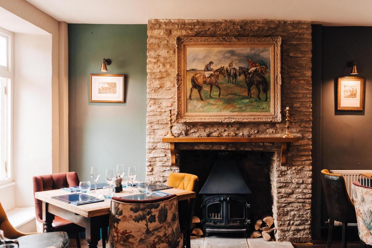 Cat And Custard Pot Inn Shipton Moyne Eksteriør bilde