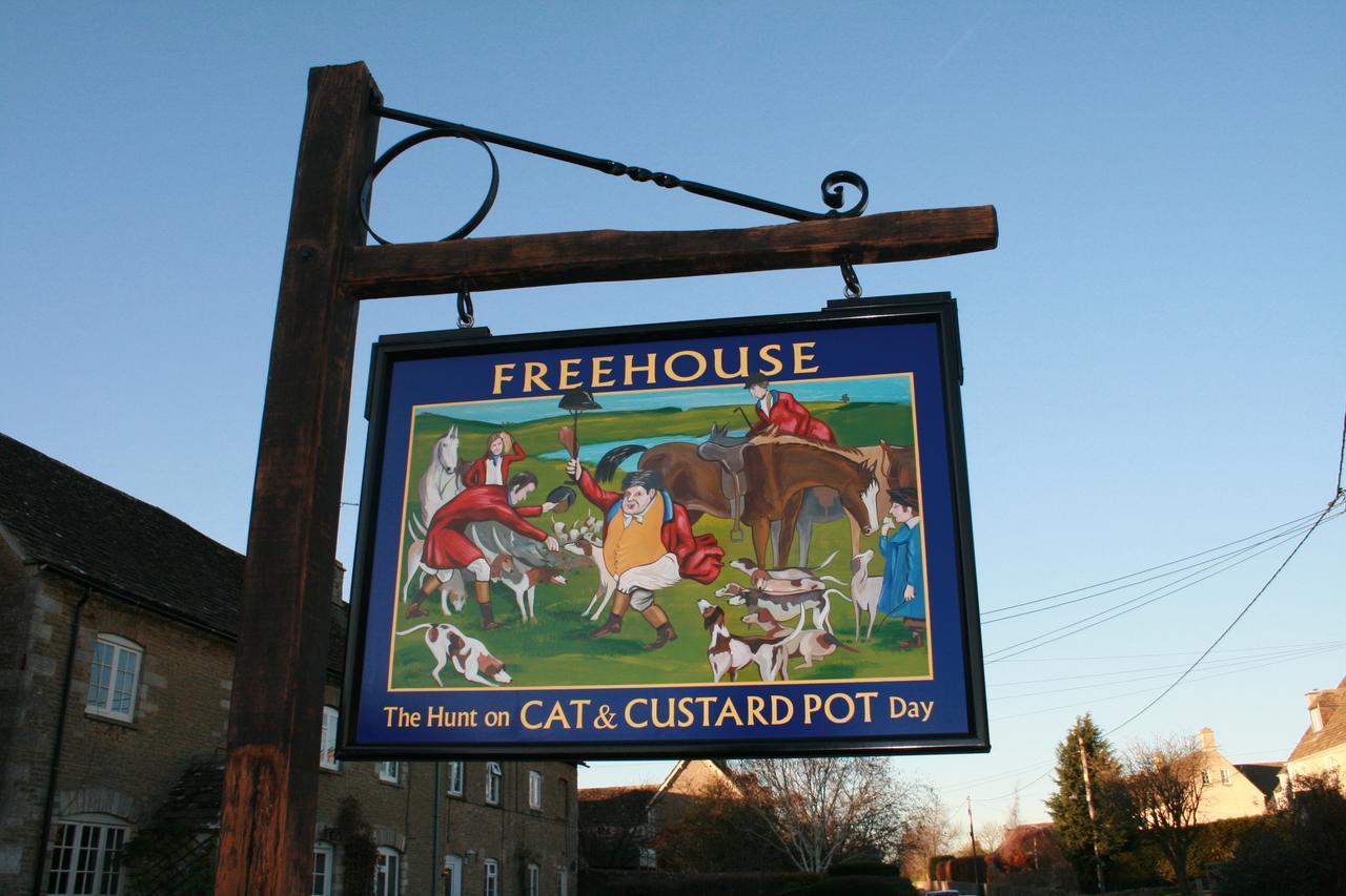 Cat And Custard Pot Inn Shipton Moyne Eksteriør bilde