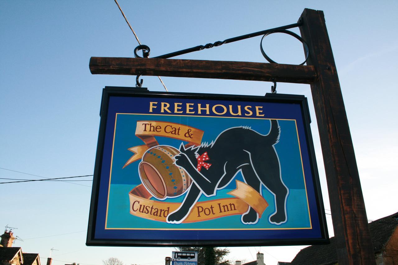 Cat And Custard Pot Inn Shipton Moyne Eksteriør bilde